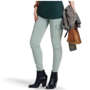 CAbi Womens Caledo cargo pant style 3048 skinny stretch Size 0